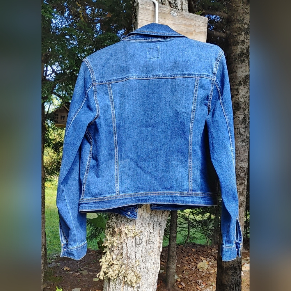 Kenzie Jeans Jacket Size Med - Picture 3 of 5
